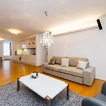 Aparthotel Karlin By Tkc 4*
