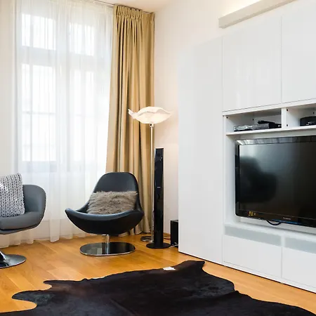 Aparthotel Empirent Karlin