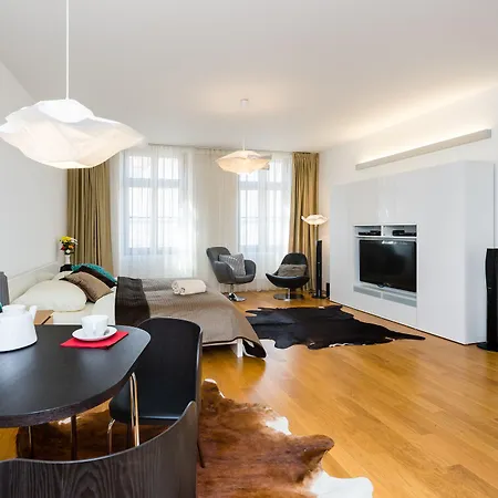 Empirent Karlin Aparthotel