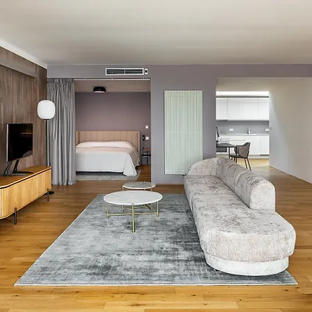 Empirent Karlin Aparthotel