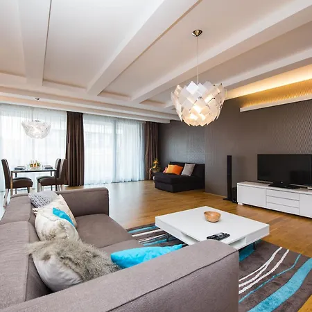 Empirent Karlin Aparthotel 4*