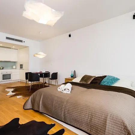 Aparthotel Empirent Karlin