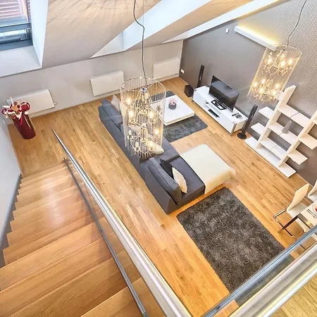 Aparthotel Empirent Karlin 4*