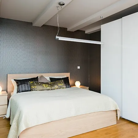 Aparthotel Empirent Karlin