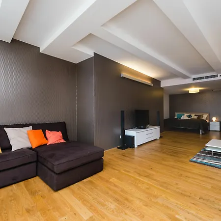 Aparthotel Empirent Karlin