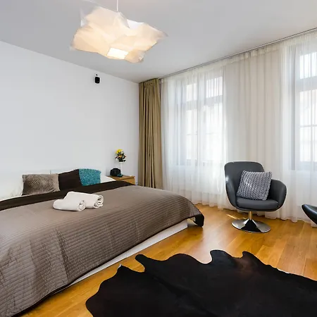Aparthotel Empirent Karlin 4*