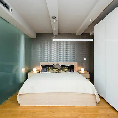 Aparthotel Empirent Karlin