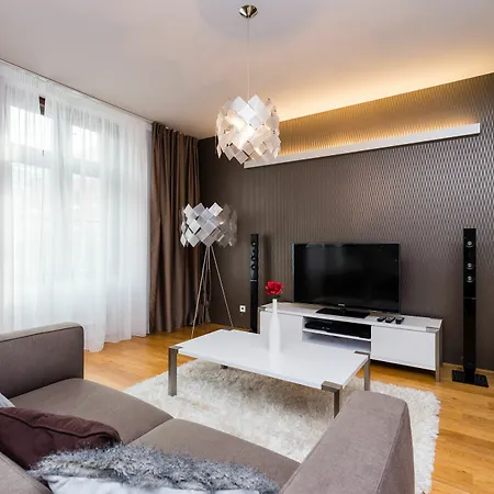 Aparthotel Empirent Karlin