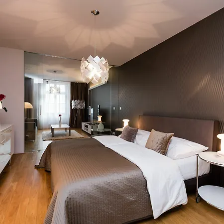 Empirent Karlin Prag