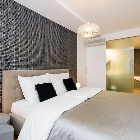 Aparthotel Karlin By Tkc
