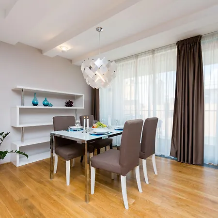 Karlin By Tkc Prag