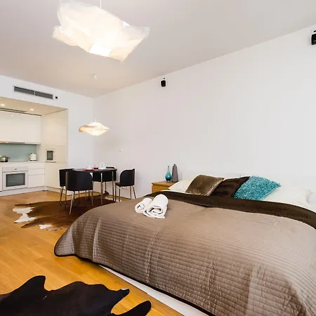 Aparthotel Karlin By Tkc