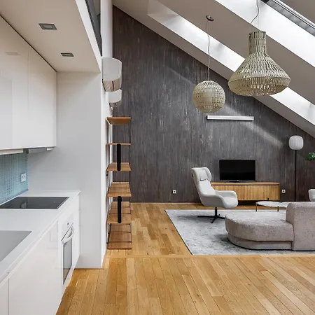 Aparthotel Karlin By Tkc
